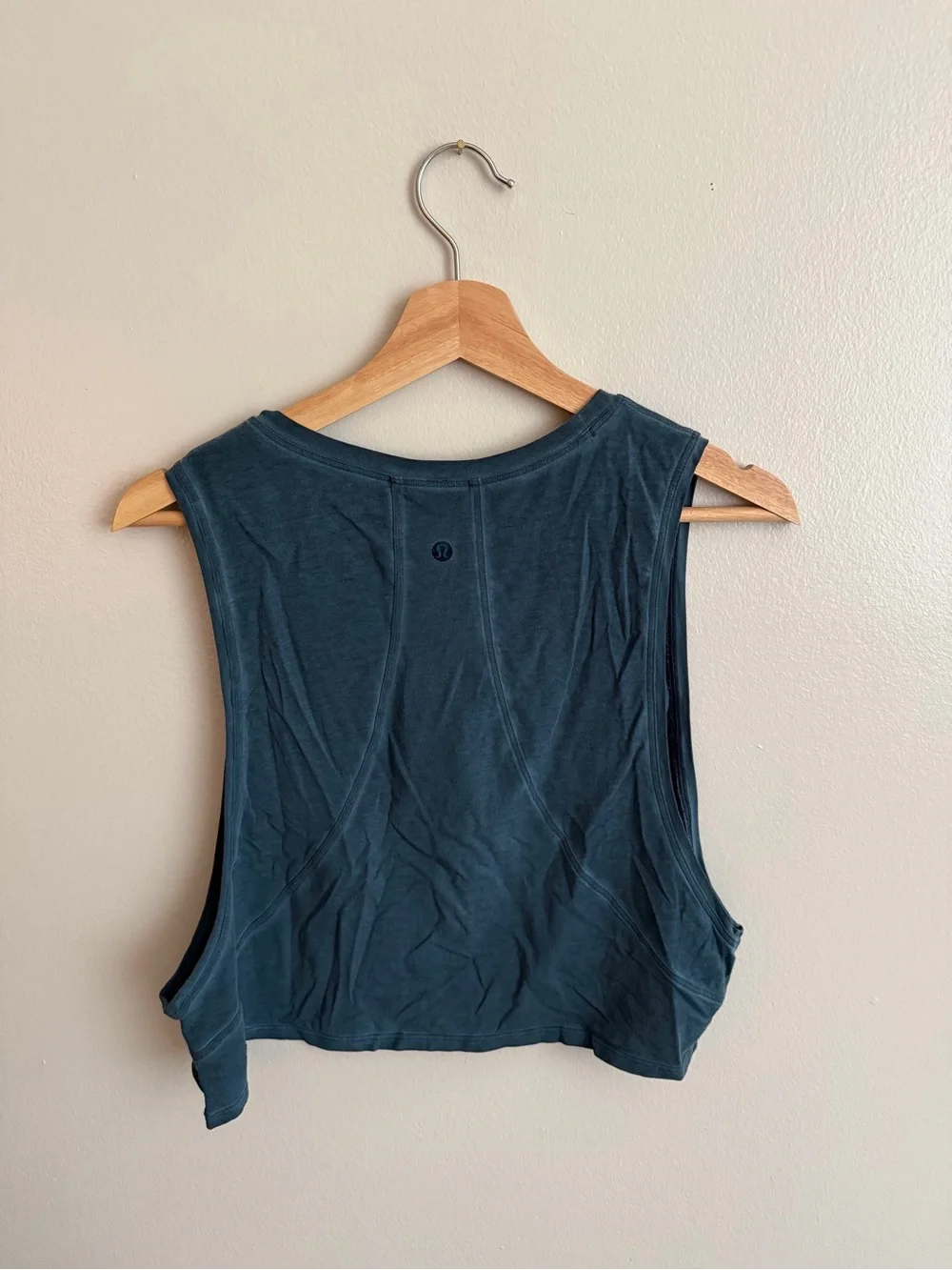 lululemon athletica sleeveless cropped